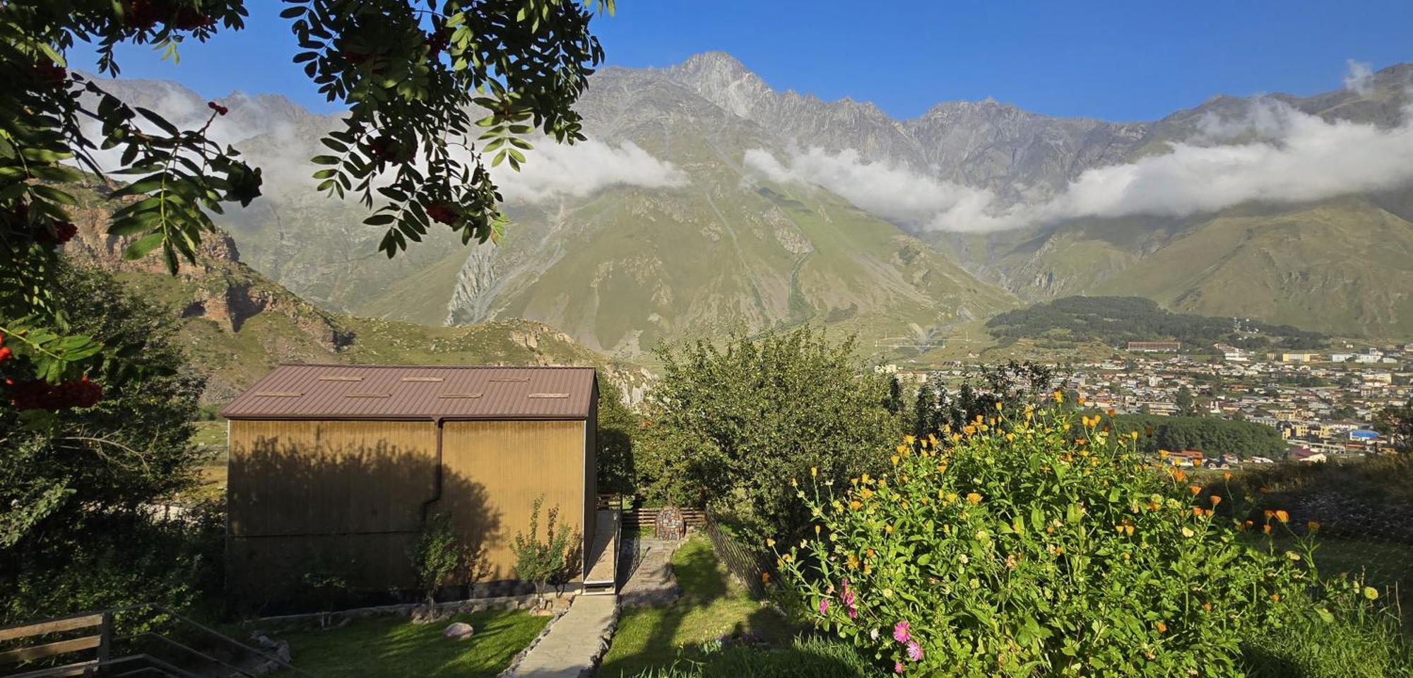 My Space Kazbegi Apartamento Exterior foto